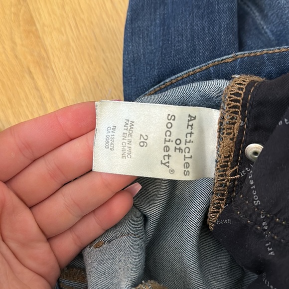 Articles of Society Ripped Skinny Jeans - Picture 4 of 5